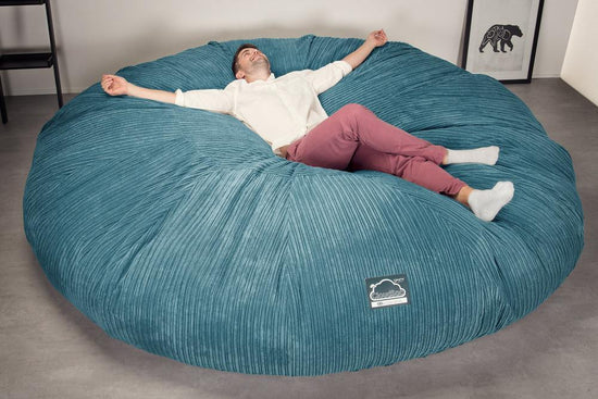 LOUNGE PUG, CloudSac 5000 XXXXXL - gigantický sedací vak ve tvaru pohovky z paměťové pěny,Manšestr Modrozelená