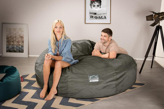 LOUNGE PUG, CloudSac 3000 XXXL - obří sedací vak ve tvaru pohovky/dvousedačky z paměťové pěny (King Size),Samet Tmavomodrá šeď