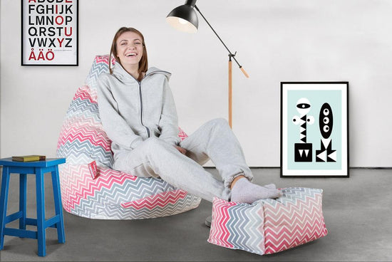 LOUNGE PUG, Malá podnožka, Sedací vak, Geometrický potisk Růžová Chevron