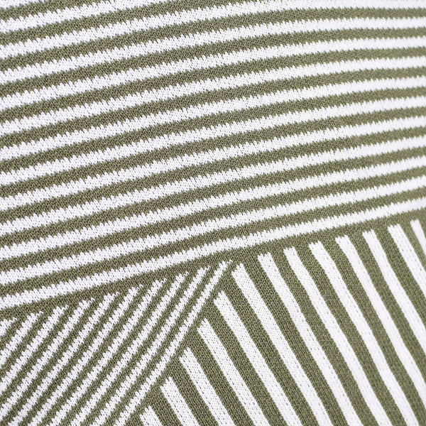 Povlak na Polštář Velký 70 x 70cm - Pletený Proužek Zelená Fabric Close-up Image