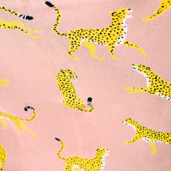 Přehoz na pohovku / deka - Pletený Gepard Růžová 02