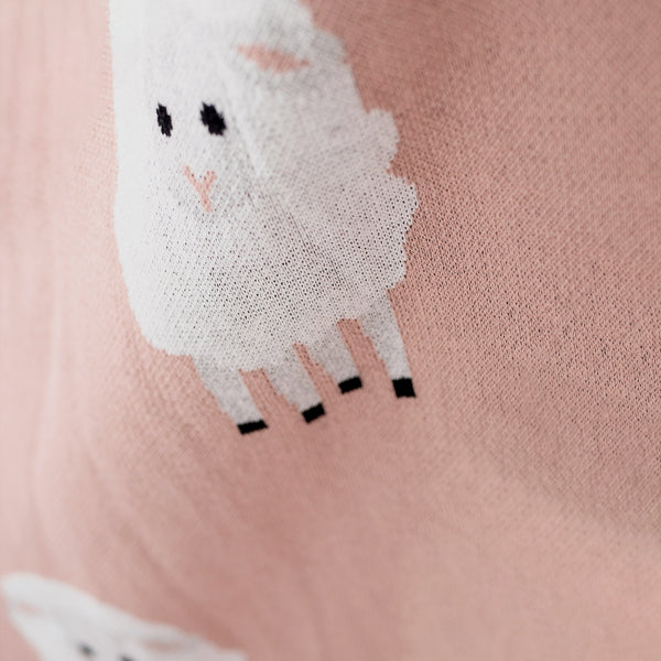 Přehoz na pohovku / deka - Pletený Ovce Růžová Fabric Close-up Image