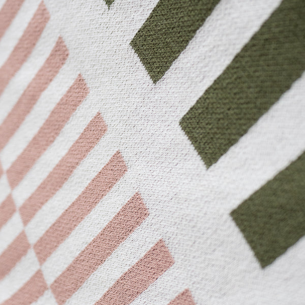 Přehoz na pohovku / deka - Pletený Proužek Zelená Fabric Close-up Image