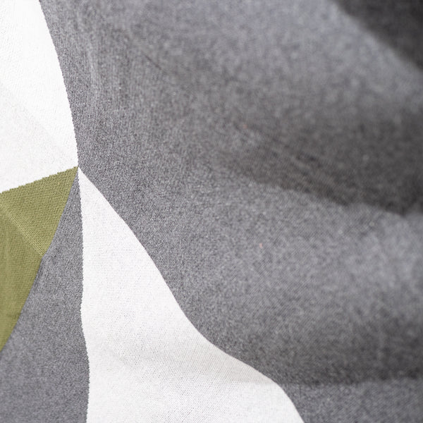 Přehoz na pohovku / deka - Pletený Abstraktní Barevný Blok Šedá Fabric Close-up Image