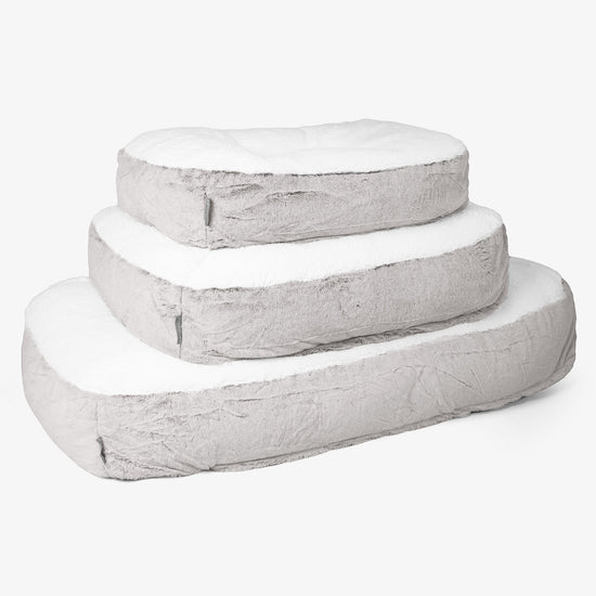 Střední pelíšek pro psy Sloucher - Umělá králičí kožešina Světle šedá 02