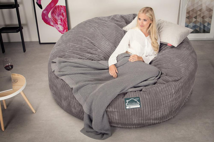 LOUNGE PUG, CloudSac 3000 XXXL - obří sedací vak ve tvaru pohovky/dvousedačky z paměťové pěny (King Size),Manšestr Tmavomodrá šeď