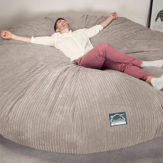 LOUNGE PUG, CloudSac 5000 XXXXXL - gigantický sedací vak ve tvaru pohovky z paměťové pěny,Manšestr Norek