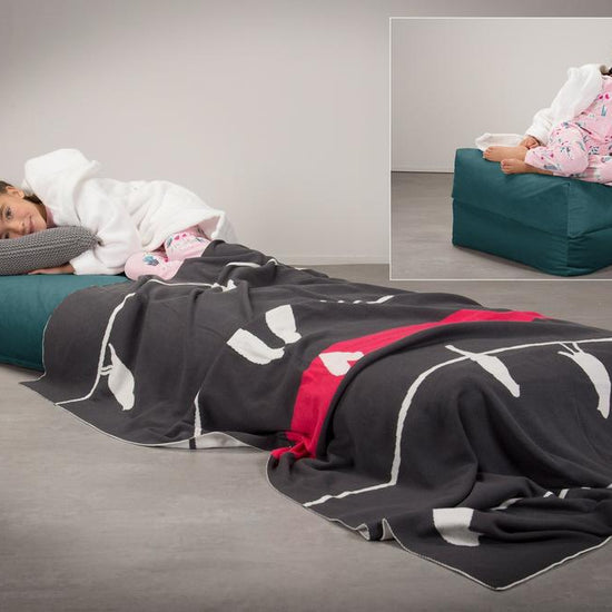 Avery - rozkládací futon, rozkládací postel, postel pro hosty od Lounge Pug,Samet Tyrkysová
