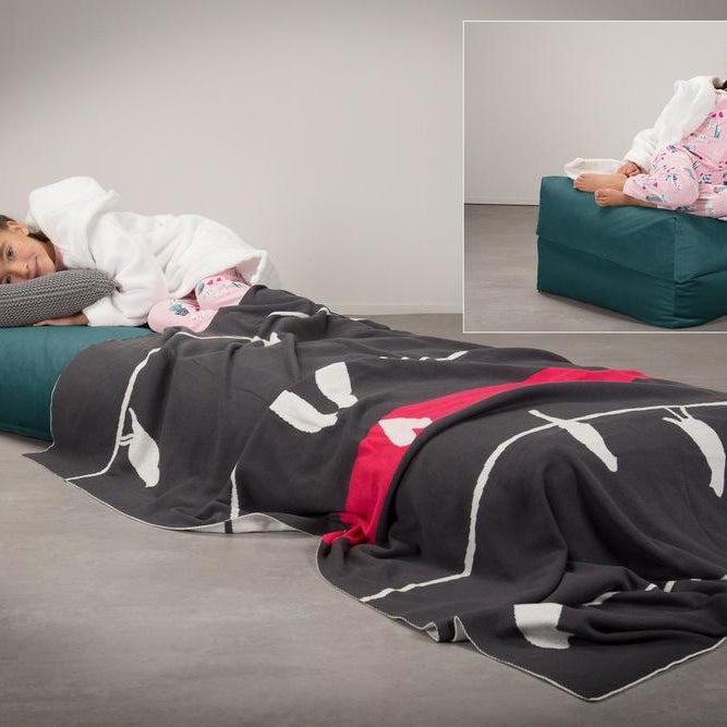 Avery - rozkládací futon, rozkládací postel, postel pro hosty od Lounge Pug,Samet Tyrkysová