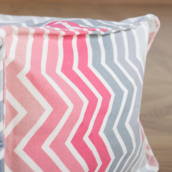 LOUNGE PUG, Sedací vak hruška, Geometrický potisk Růžová Chevron