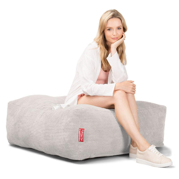 LOUNGE PUG, CloudSac 250 - otoman (taburet) z paměťové pěny,Pom pom Slonovinová