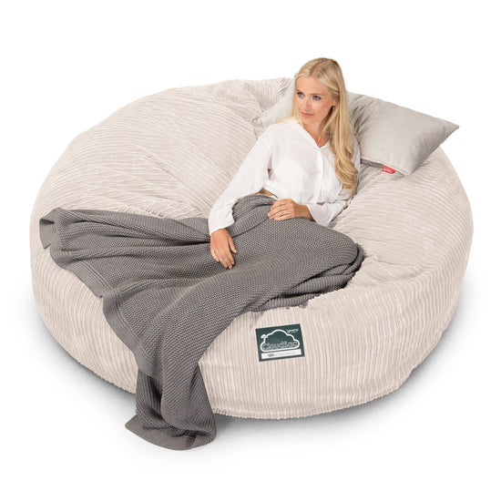 LOUNGE PUG, CloudSac 3000 XXXL - obří sedací vak ve tvaru pohovky/dvousedačky z paměťové pěny (King Size),Manšestr Slonovinová