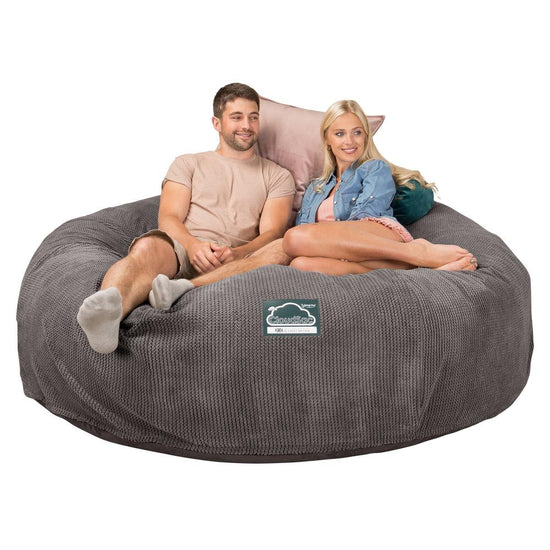 LOUNGE PUG, CloudSac 3000 XXXL - obří sedací vak ve tvaru pohovky/dvousedačky z paměťové pěny (King Size),Pom pom Tmavě šedá