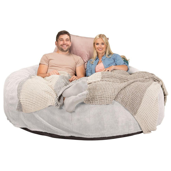 LOUNGE PUG, CloudSac 3000 XXXL - obří sedací vak ve tvaru pohovky/dvousedačky z paměťové pěny (King Size),Pom pom Slonovinová