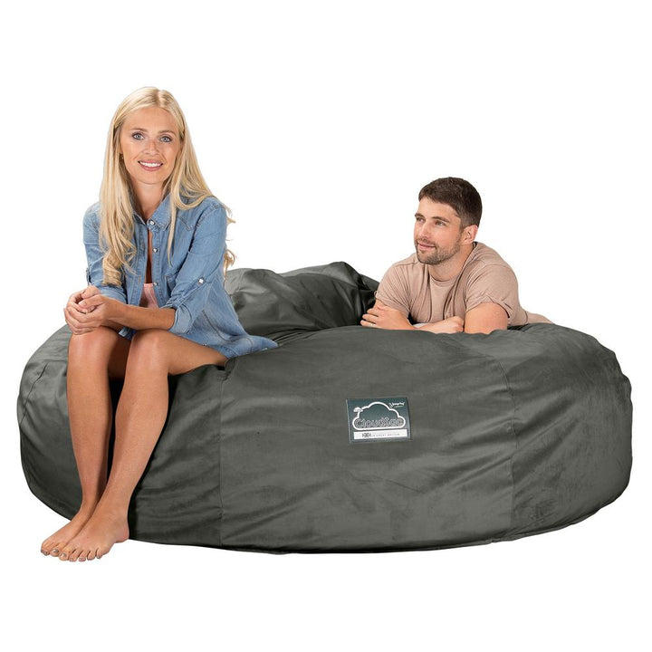 LOUNGE PUG, CloudSac 3000 XXXL - obří sedací vak ve tvaru pohovky/dvousedačky z paměťové pěny (King Size),Samet Tmavomodrá šeď