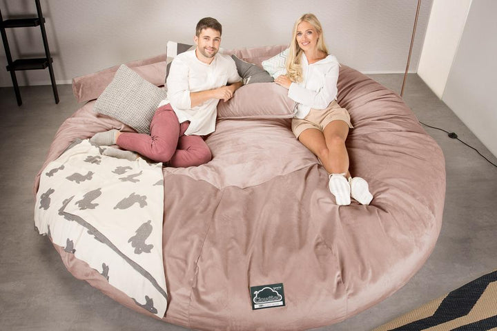 LOUNGE PUG, CloudSac 5000 XXXXXL - gigantický sedací vak ve tvaru pohovky z paměťové pěny,Samet Růžová