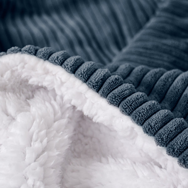 Přehoz / Přikrývka Sherpa - Manšestr Námořnická modř Fabric Close-up Image