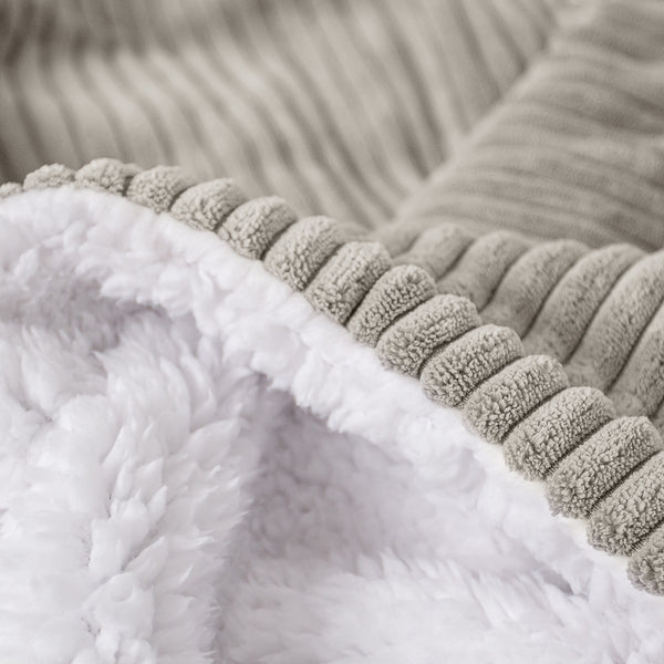 Přehoz / Přikrývka Sherpa - Manšestr Norek Fabric Close-up Image