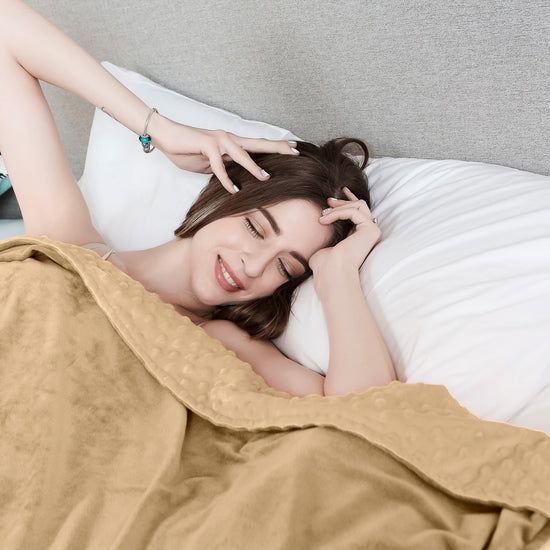 Těžká Přikrývka pro Dospělé - Puntíky Minky Dot Krémová / Norek 05